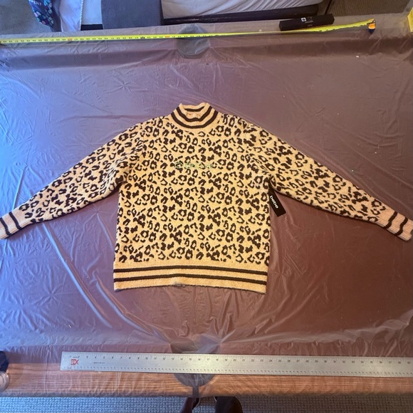 NWT bebe Women's Leopard Cowl Neck Sweater - Cream and Brown Size Large - Picture 3 of 10